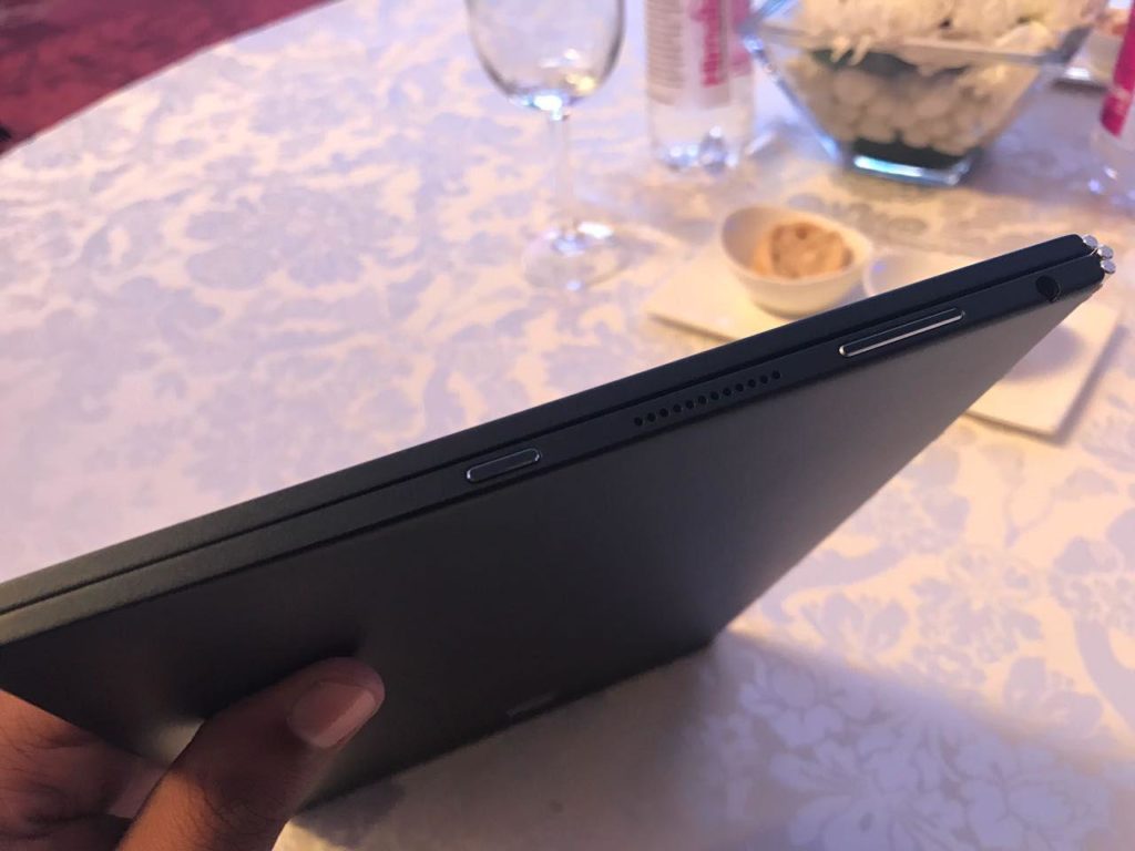 Lenovo Yoga Book