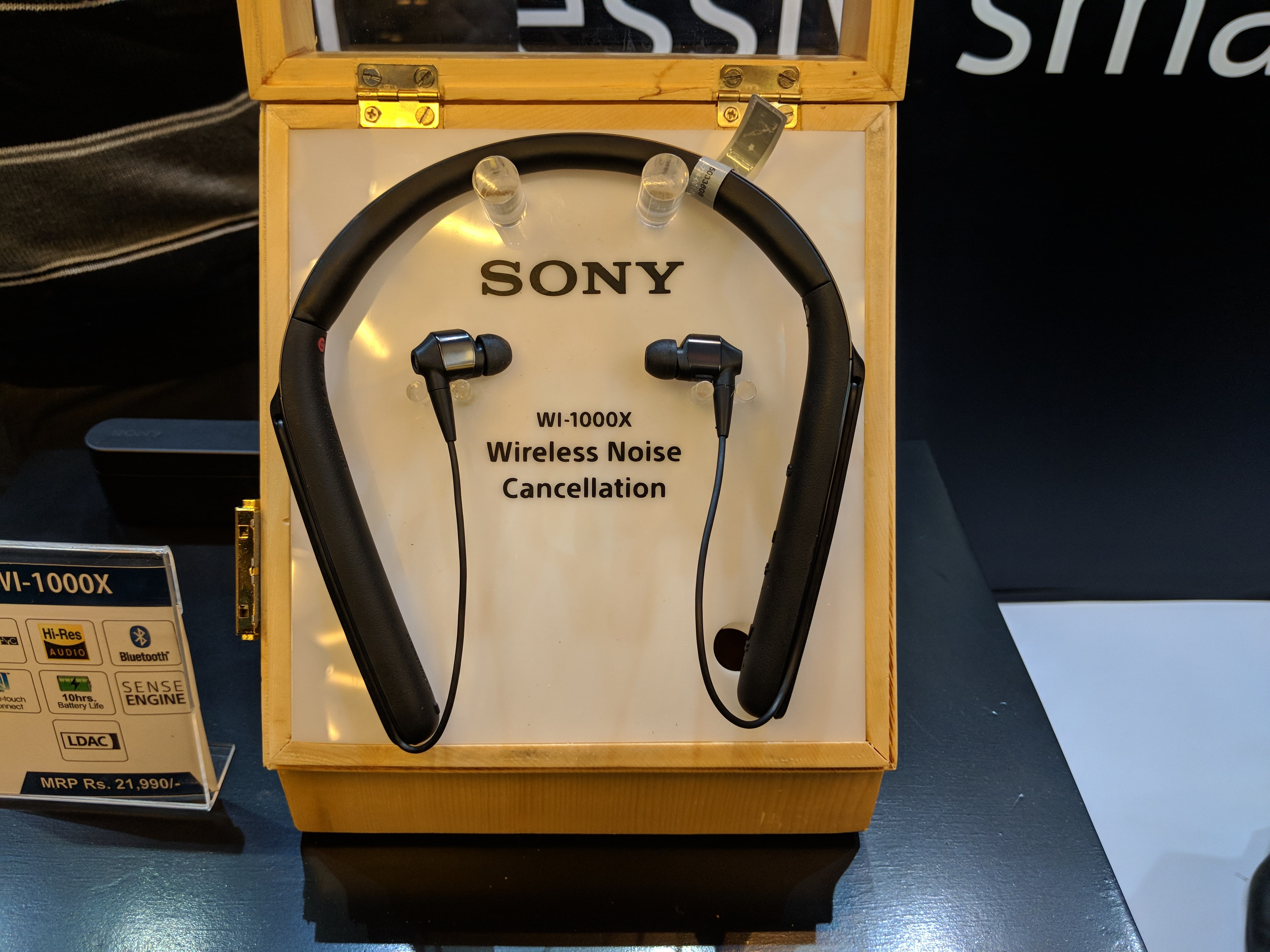 Sony lanza los audífonos WH-1000XM2, WI-1000X y WF-1000X