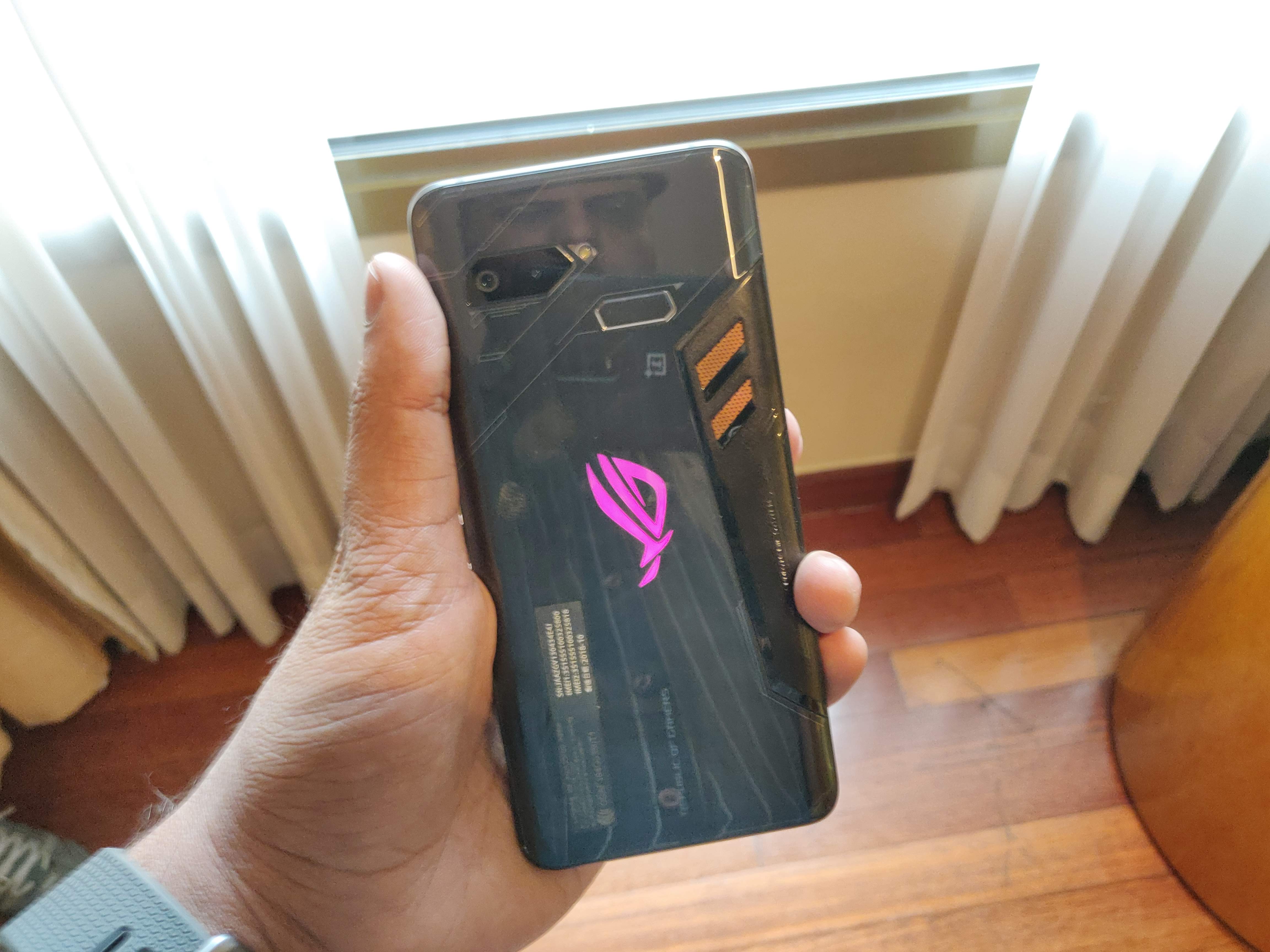 ASUS ROG Phone with 6-inch FHD+ AMOLED 90Hz HDR display, 8GB RAM