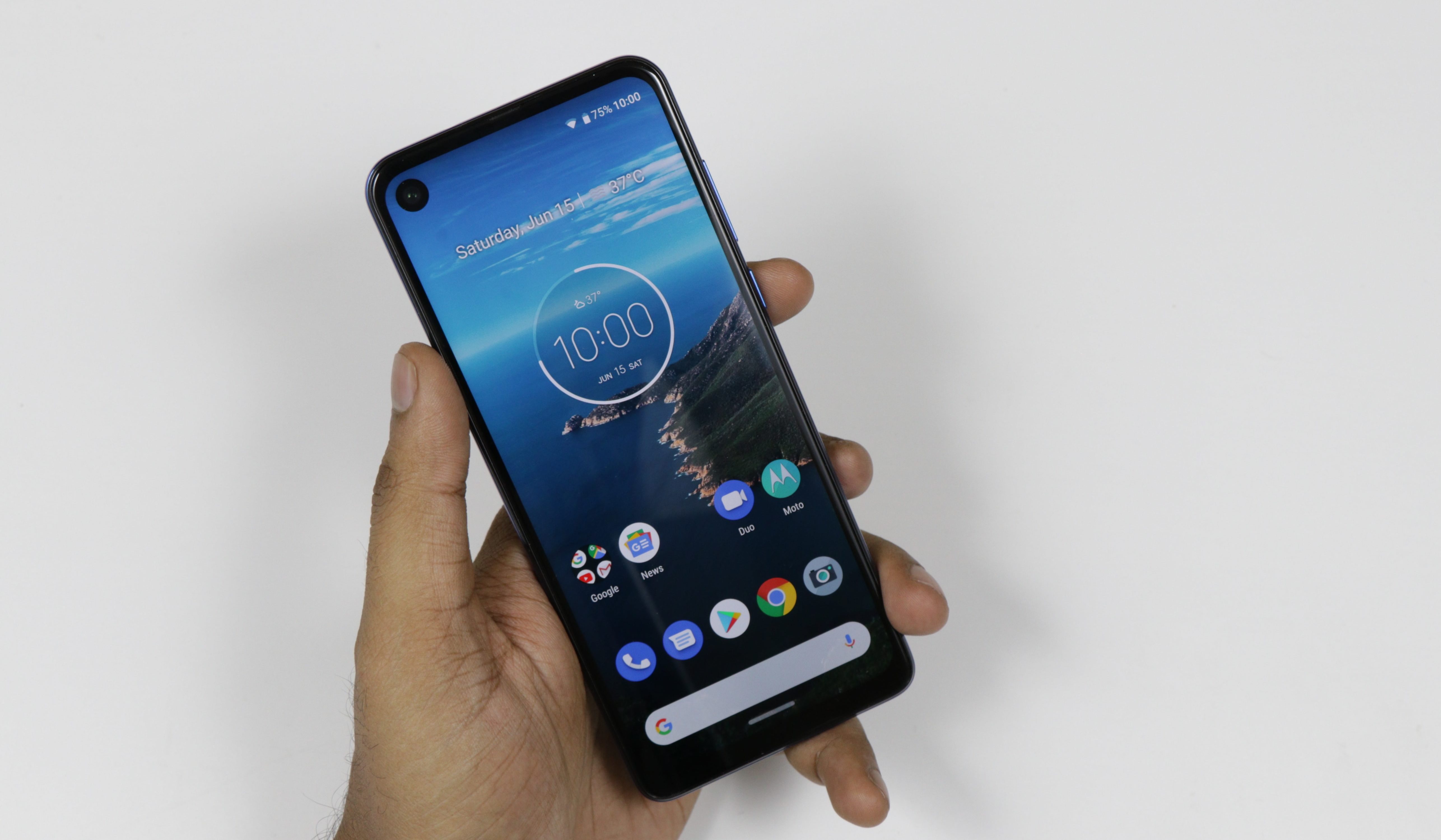 Motorola One Vision Launched MidPremium Smartphone with Punch Hole