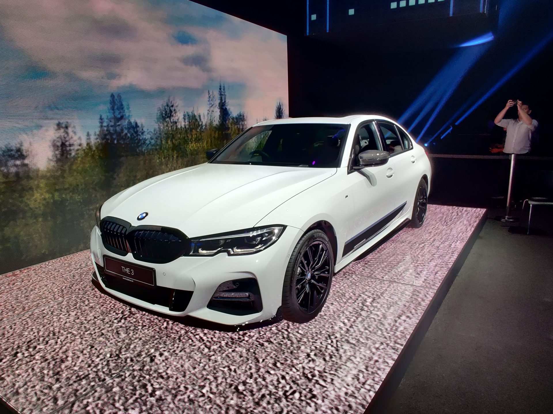 BMW 3 Series Sedan Launched at a price tag of ₹41.4 Lakhs GizmoManiacs